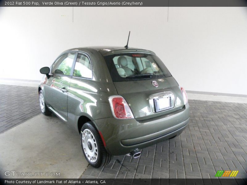 Verde Oliva (Green) / Tessuto Grigio/Avorio (Grey/Ivory) 2012 Fiat 500 Pop