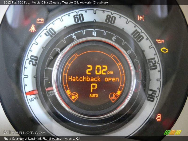 Verde Oliva (Green) / Tessuto Grigio/Avorio (Grey/Ivory) 2012 Fiat 500 Pop