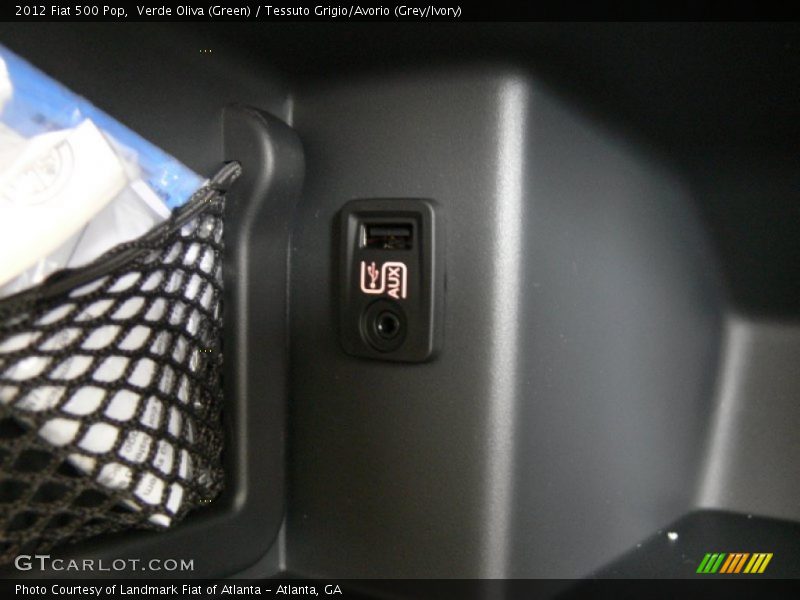Verde Oliva (Green) / Tessuto Grigio/Avorio (Grey/Ivory) 2012 Fiat 500 Pop