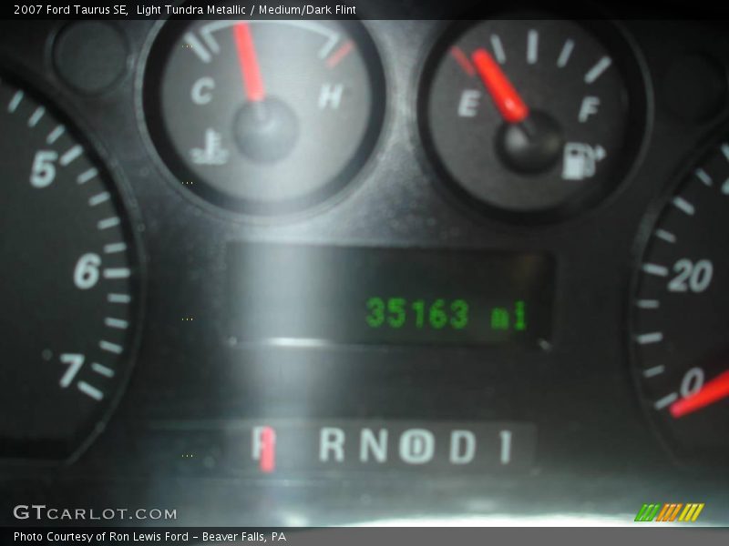 Light Tundra Metallic / Medium/Dark Flint 2007 Ford Taurus SE
