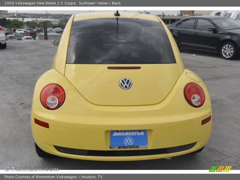 Sunflower Yellow / Black 2009 Volkswagen New Beetle 2.5 Coupe