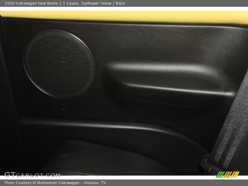 Sunflower Yellow / Black 2009 Volkswagen New Beetle 2.5 Coupe