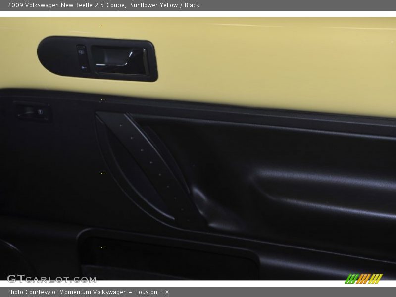 Sunflower Yellow / Black 2009 Volkswagen New Beetle 2.5 Coupe