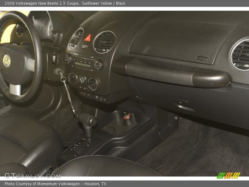 Sunflower Yellow / Black 2009 Volkswagen New Beetle 2.5 Coupe