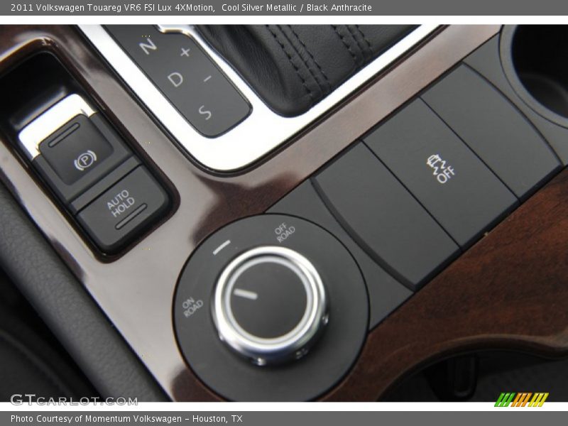 Cool Silver Metallic / Black Anthracite 2011 Volkswagen Touareg VR6 FSI Lux 4XMotion