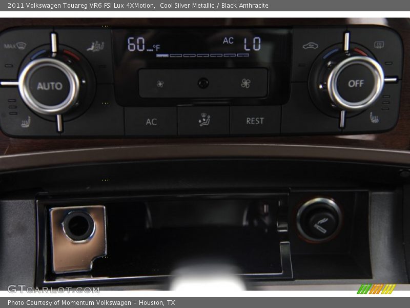 Cool Silver Metallic / Black Anthracite 2011 Volkswagen Touareg VR6 FSI Lux 4XMotion