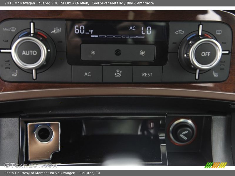 Cool Silver Metallic / Black Anthracite 2011 Volkswagen Touareg VR6 FSI Lux 4XMotion