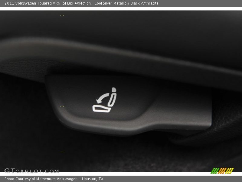 Cool Silver Metallic / Black Anthracite 2011 Volkswagen Touareg VR6 FSI Lux 4XMotion