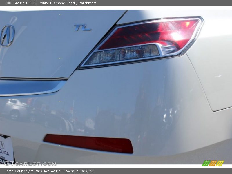 White Diamond Pearl / Parchment 2009 Acura TL 3.5