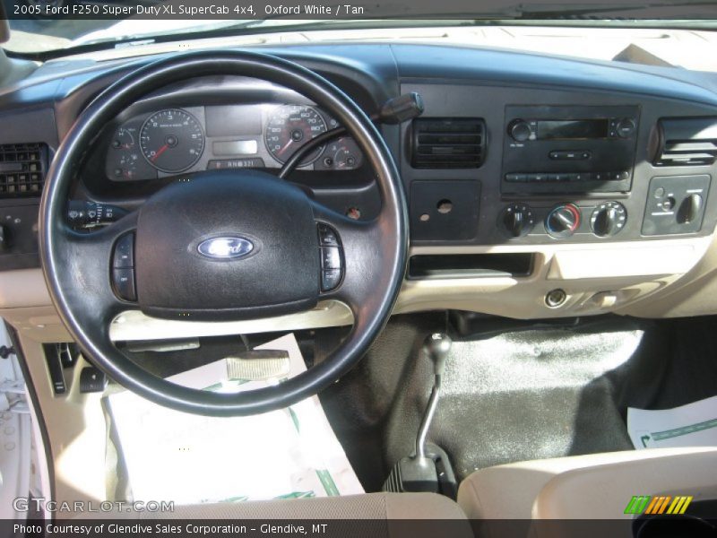 Oxford White / Tan 2005 Ford F250 Super Duty XL SuperCab 4x4