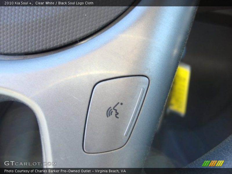 Clear White / Black Soul Logo Cloth 2010 Kia Soul +