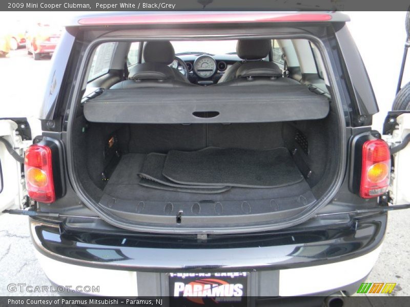 Pepper White / Black/Grey 2009 Mini Cooper Clubman