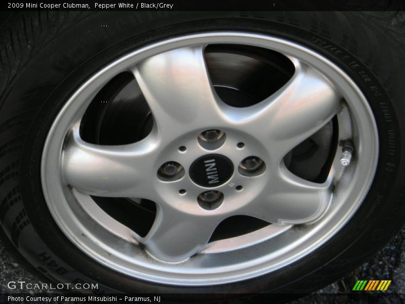 Pepper White / Black/Grey 2009 Mini Cooper Clubman