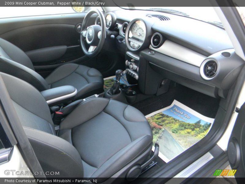 Pepper White / Black/Grey 2009 Mini Cooper Clubman