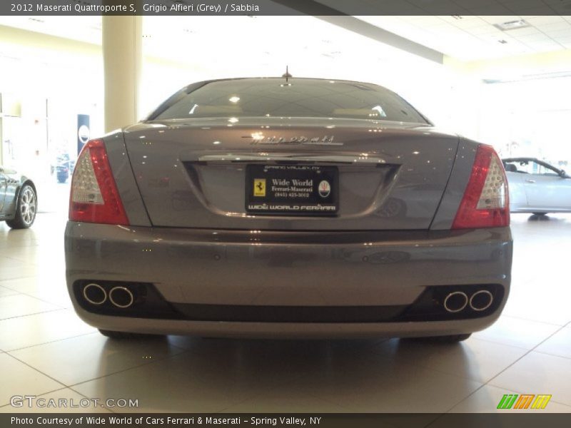 Grigio Alfieri (Grey) / Sabbia 2012 Maserati Quattroporte S