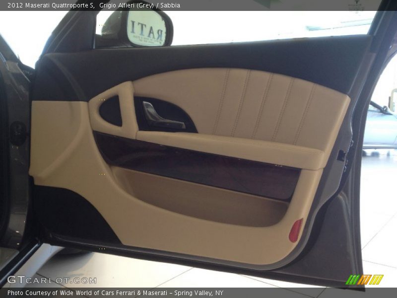 Grigio Alfieri (Grey) / Sabbia 2012 Maserati Quattroporte S