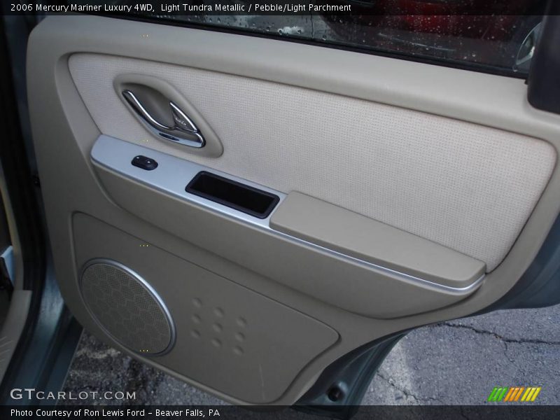 Light Tundra Metallic / Pebble/Light Parchment 2006 Mercury Mariner Luxury 4WD