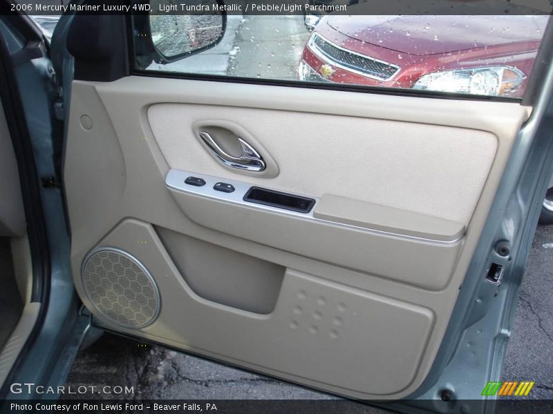 Light Tundra Metallic / Pebble/Light Parchment 2006 Mercury Mariner Luxury 4WD