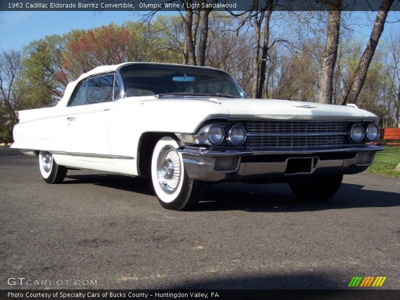 Front 3/4 View of 1962 Eldorado Biarritz Convertible