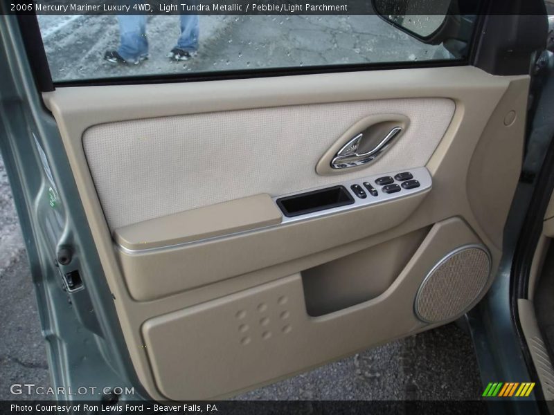 Light Tundra Metallic / Pebble/Light Parchment 2006 Mercury Mariner Luxury 4WD