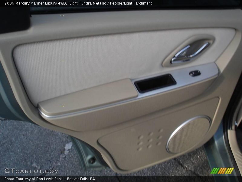 Light Tundra Metallic / Pebble/Light Parchment 2006 Mercury Mariner Luxury 4WD