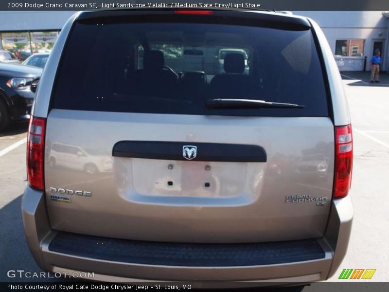 Light Sandstone Metallic / Medium Slate Gray/Light Shale 2009 Dodge Grand Caravan SE