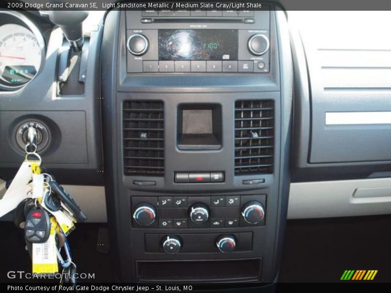 Light Sandstone Metallic / Medium Slate Gray/Light Shale 2009 Dodge Grand Caravan SE