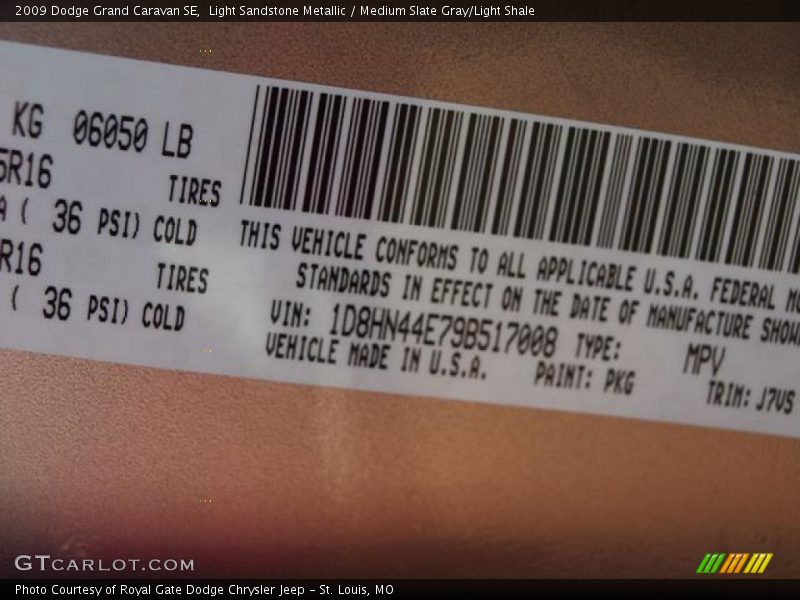 Light Sandstone Metallic / Medium Slate Gray/Light Shale 2009 Dodge Grand Caravan SE