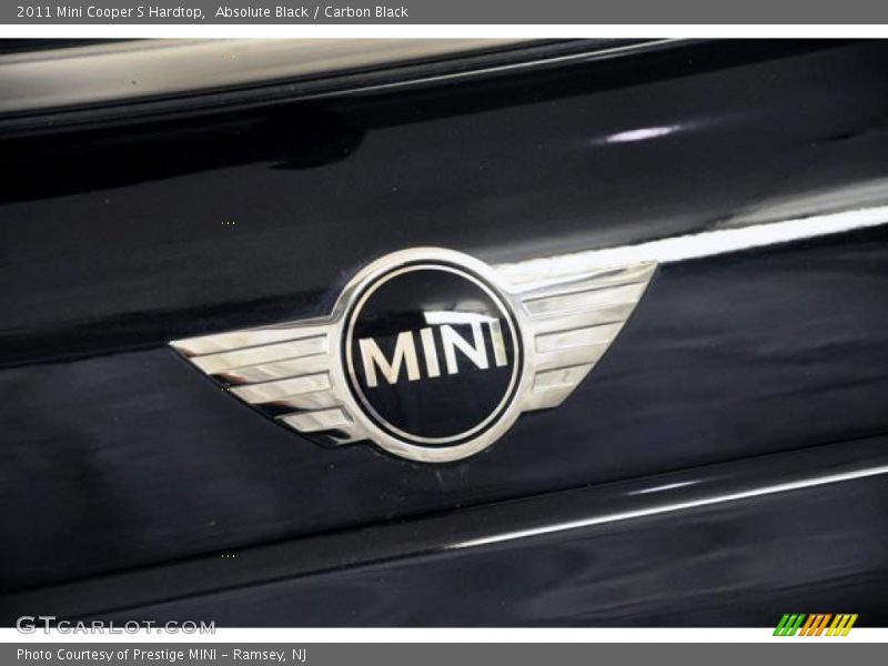 Absolute Black / Carbon Black 2011 Mini Cooper S Hardtop