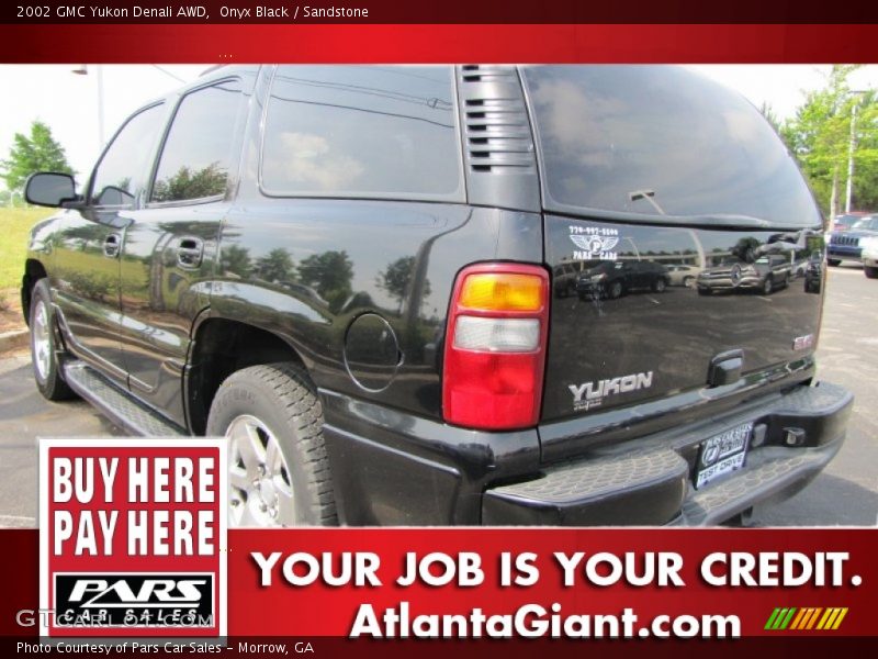 Onyx Black / Sandstone 2002 GMC Yukon Denali AWD