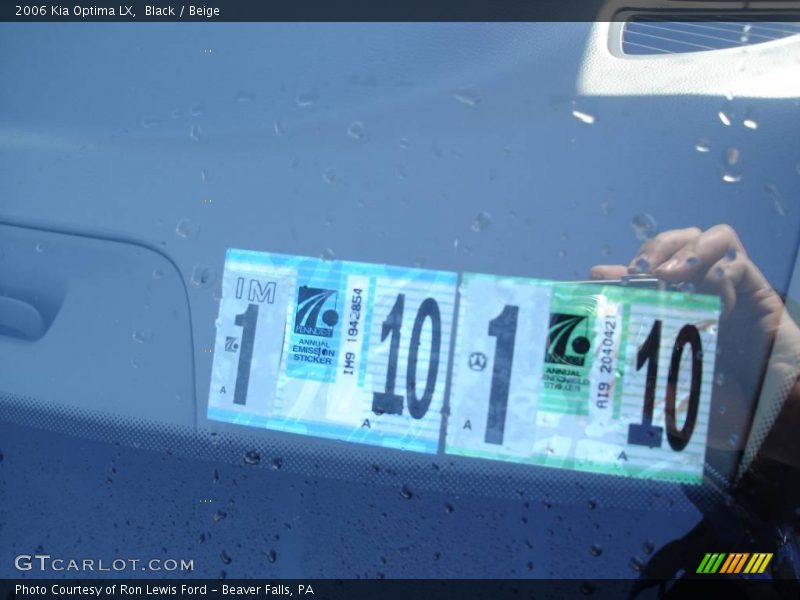 Black / Beige 2006 Kia Optima LX
