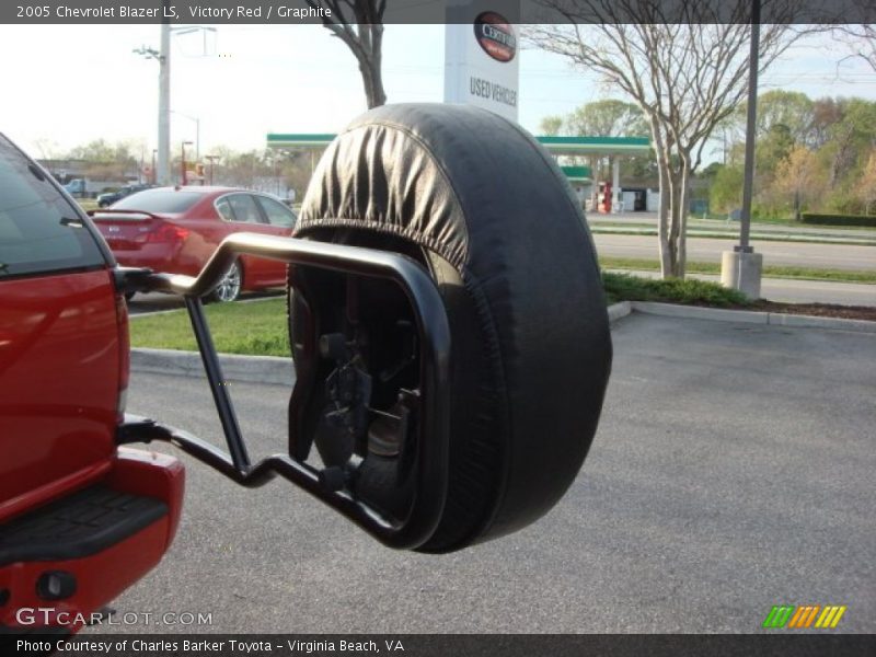 Victory Red / Graphite 2005 Chevrolet Blazer LS