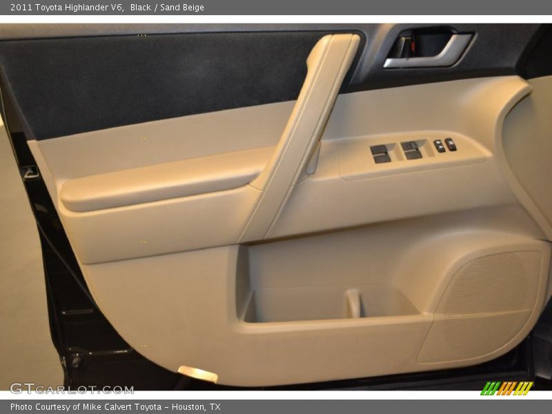 Black / Sand Beige 2011 Toyota Highlander V6