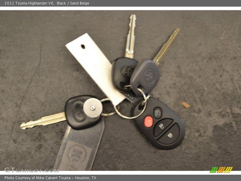Black / Sand Beige 2011 Toyota Highlander V6