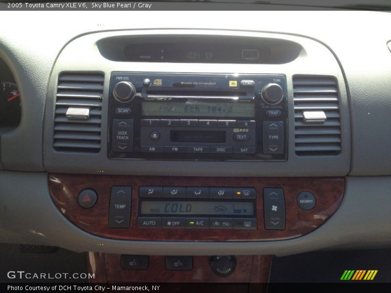 Sky Blue Pearl / Gray 2005 Toyota Camry XLE V6