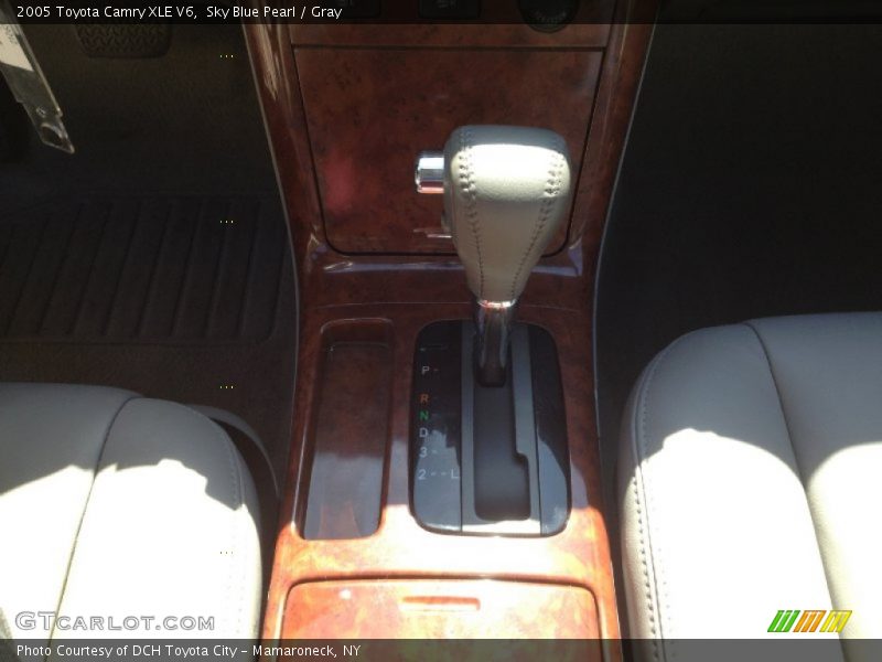 Sky Blue Pearl / Gray 2005 Toyota Camry XLE V6