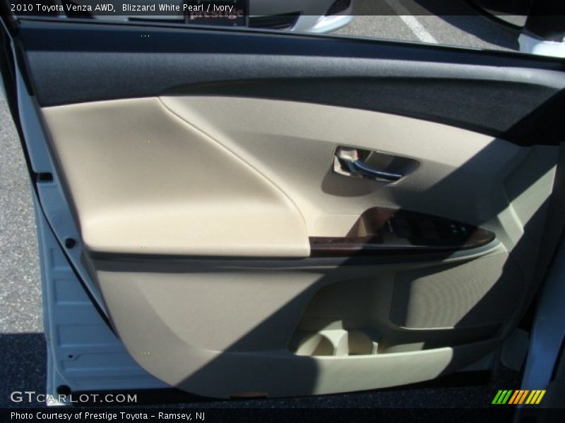 Blizzard White Pearl / Ivory 2010 Toyota Venza AWD