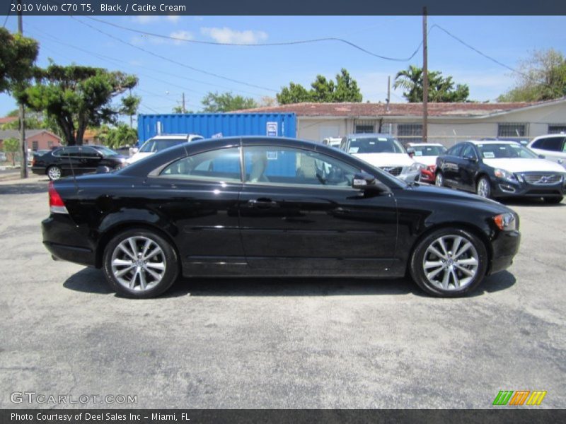 Black / Cacite Cream 2010 Volvo C70 T5