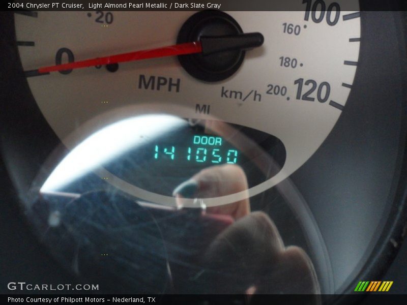 Light Almond Pearl Metallic / Dark Slate Gray 2004 Chrysler PT Cruiser