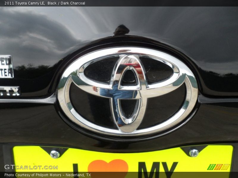 Black / Dark Charcoal 2011 Toyota Camry LE