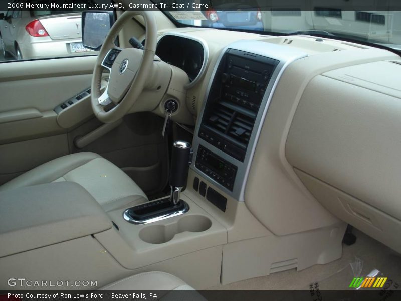 Cashmere Tri-Coat / Camel 2006 Mercury Mountaineer Luxury AWD