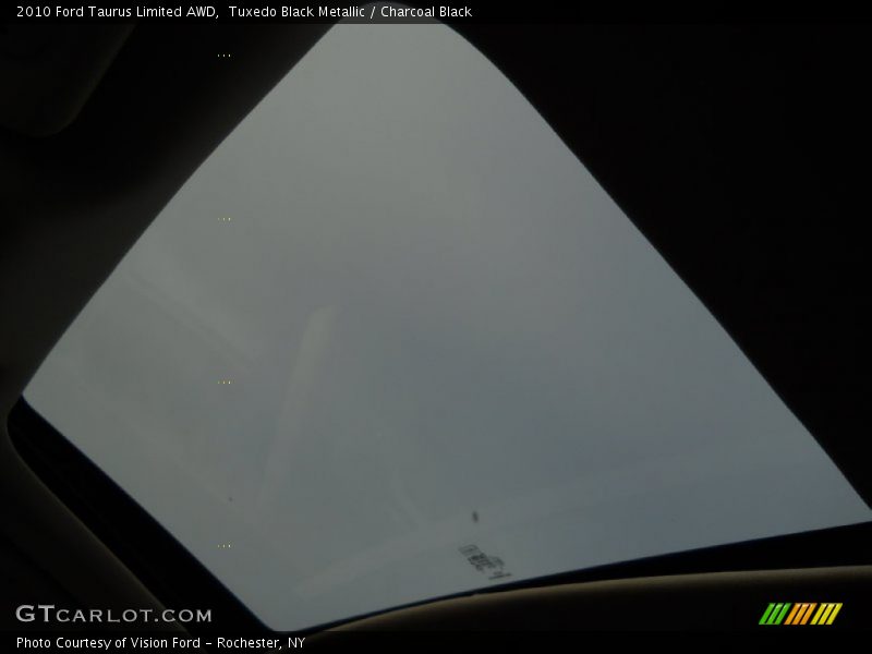 Tuxedo Black Metallic / Charcoal Black 2010 Ford Taurus Limited AWD