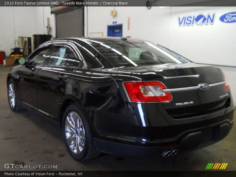Tuxedo Black Metallic / Charcoal Black 2010 Ford Taurus Limited AWD
