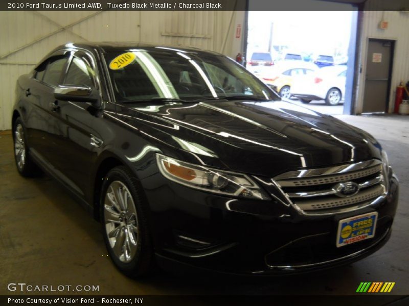 Tuxedo Black Metallic / Charcoal Black 2010 Ford Taurus Limited AWD