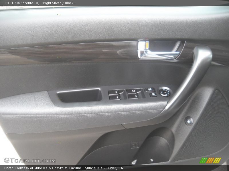 Bright Silver / Black 2011 Kia Sorento LX