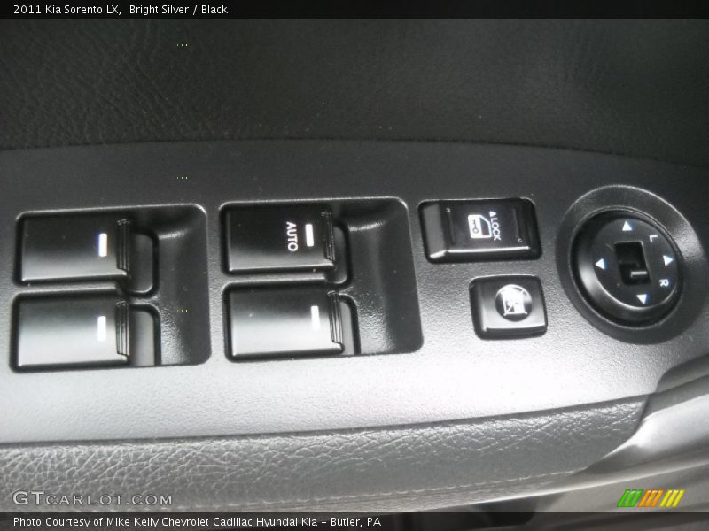 Bright Silver / Black 2011 Kia Sorento LX