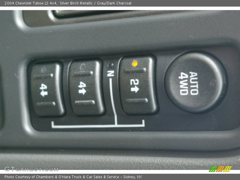 Silver Birch Metallic / Gray/Dark Charcoal 2004 Chevrolet Tahoe LS 4x4