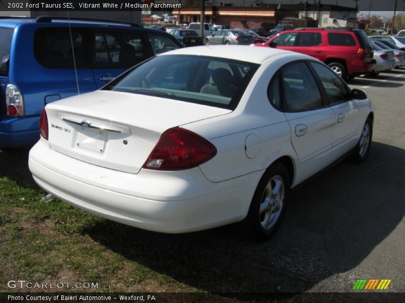 Vibrant White / Medium Parchment 2002 Ford Taurus SES