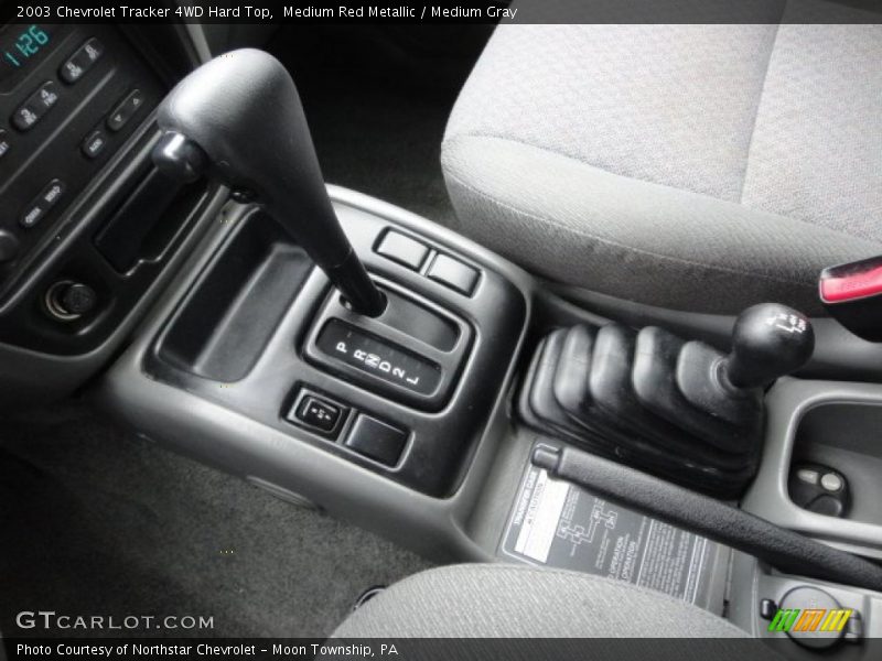 Medium Red Metallic / Medium Gray 2003 Chevrolet Tracker 4WD Hard Top