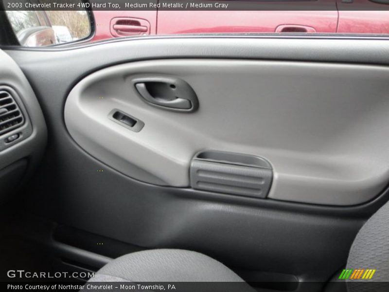 Medium Red Metallic / Medium Gray 2003 Chevrolet Tracker 4WD Hard Top